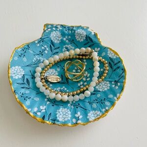 DECOUPAGED SCALLOP SEASHELL~perfect for your rings or earrings!Gr…